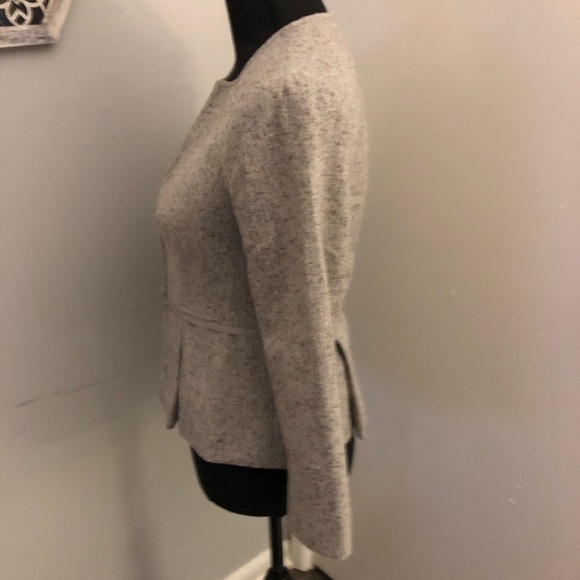 Gorgeous Suit from The Limited with an XS Blazer and Size 6 Pants - Picture 6 of 13